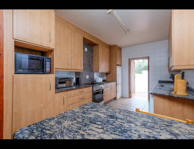 3 BEDROOM DUPLEX FOR SALE IN SANDOWN
